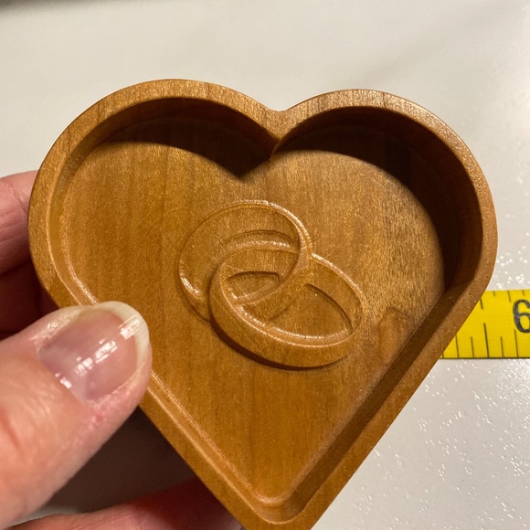 Heart shaped ring keeper - Picture 2 of 6